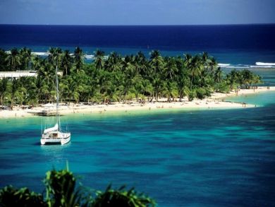 Oceanfront Four Bedroom Vacation Home Sleeps Ten Guests